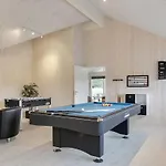 Gorgeous Home In Blavand With Sauna בית נופש